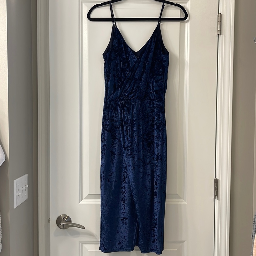 Sugar + Lips navy Blue Velvet Midi Dress. Size Small